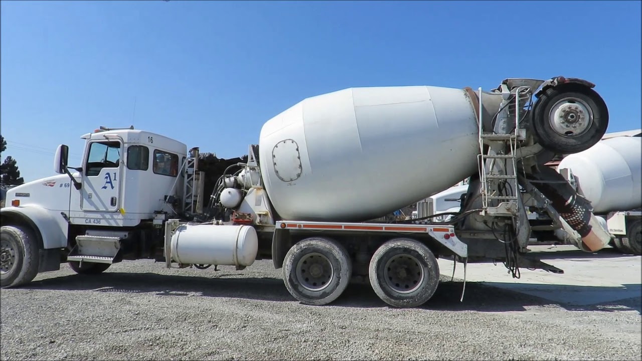 Bankruptcy Auction of A1 Ready Mix Kenworth Concrete Mixer Trucks2005 Kenworth W900 Mixer