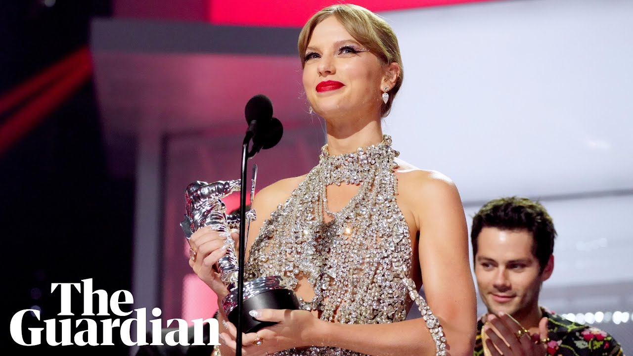 MTV VMAs 2022 Taylor Swift wins and Johnny Depp surprises in chaotic ceremony Music The Guardian