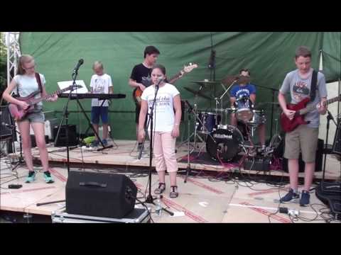 SimplyWe spielen "NY Rio Rosenheim" von Sportfreunde Stiller