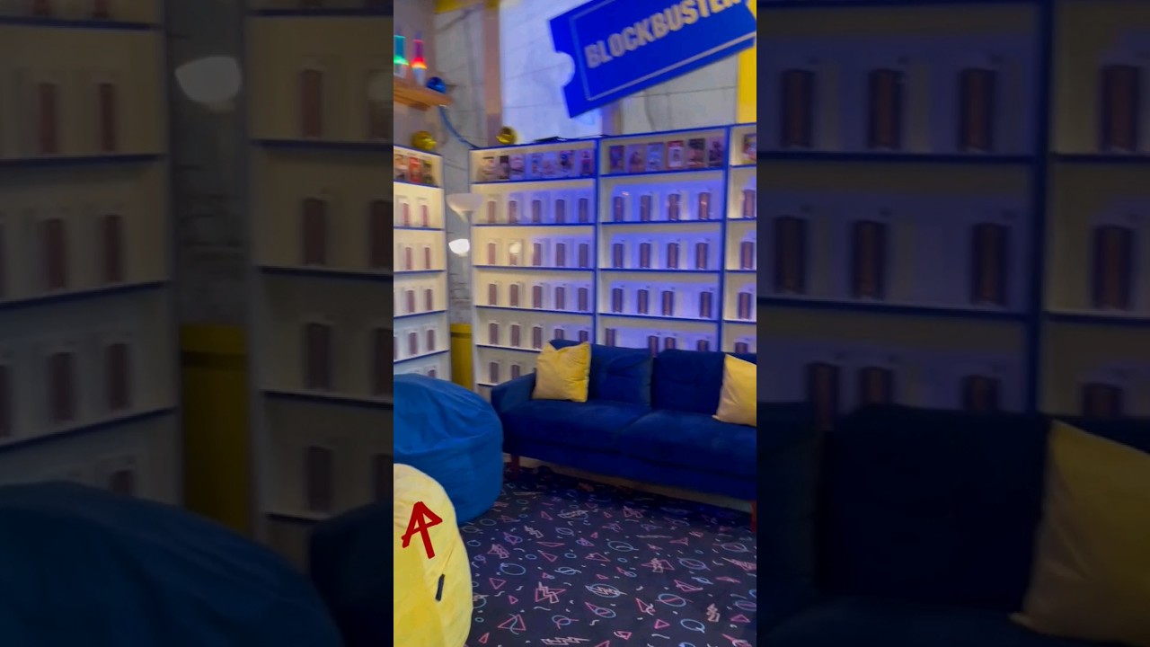 Blockbuster Pop up bar!🍻🎥 