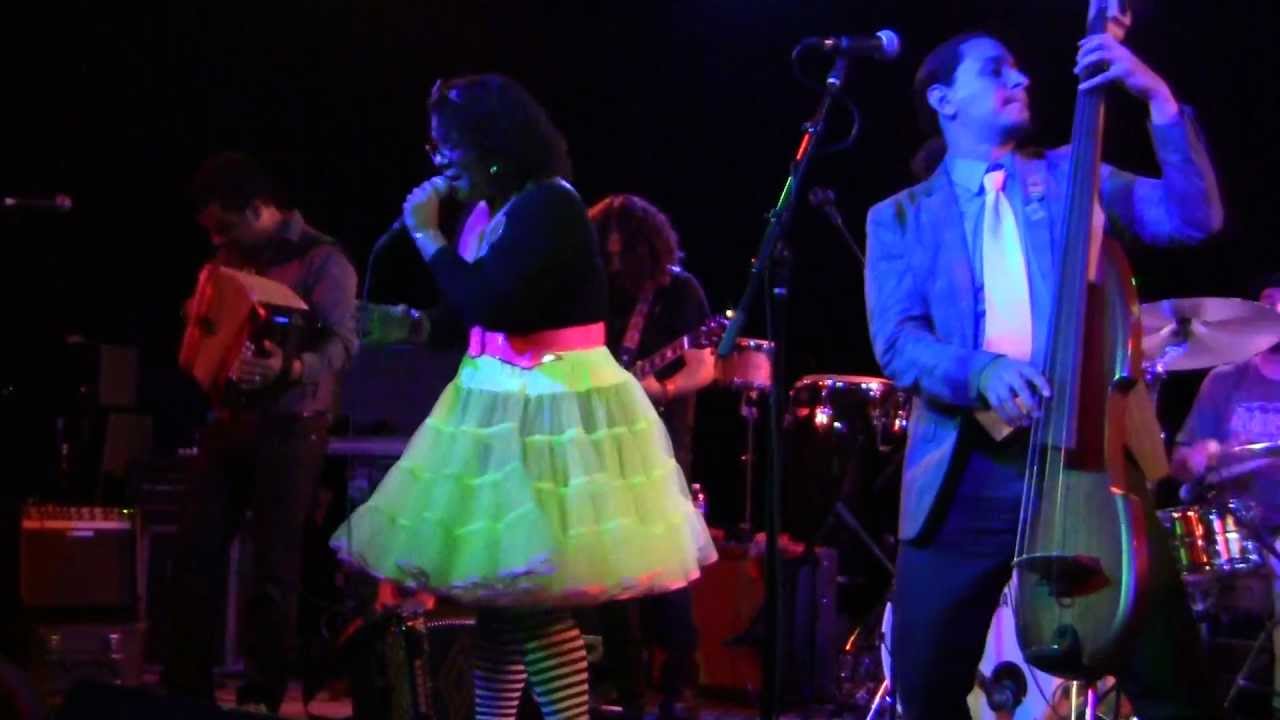 La Santa Cecilia Monedita (The Glass House in Pomona, CA) YouTube