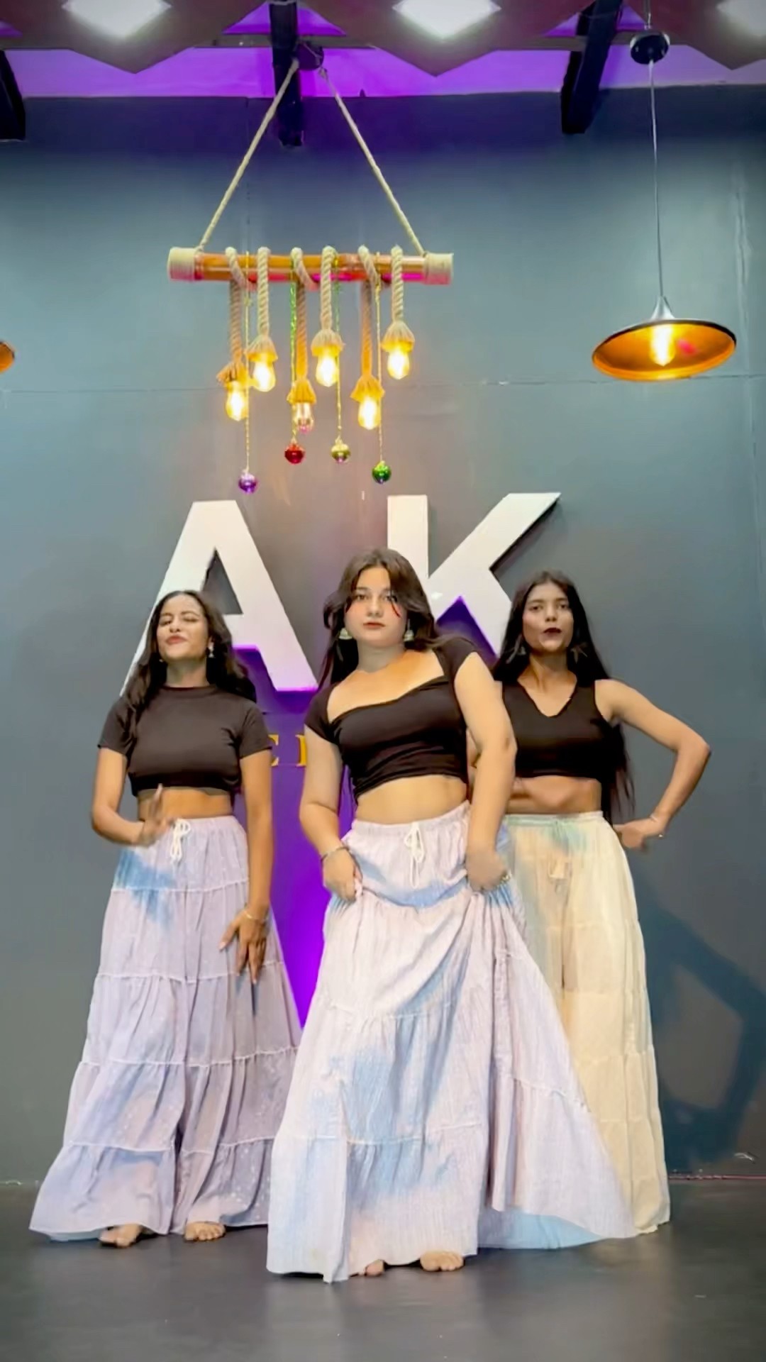 Now original ?? #dance #ytshorts #youtube #dance #trending #viralvideo #trio #upneetkaur
