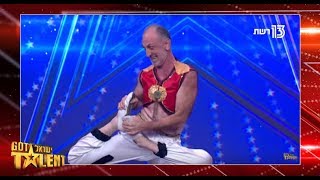 השופטים של גוט טאלנט המומים: האם רומן יצליח להיכנס לתוך קופסת הזכוכית? ג'ורדי בהלם