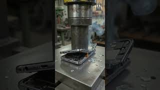 Shin Hydraulic Press Zai Iya Karya Wannan Wayar? 😱📱 #hausa #animation #hausaanimation
