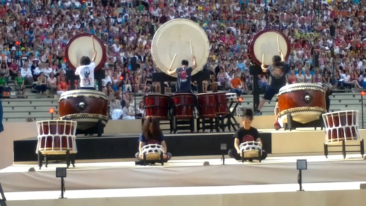 Wadaiko Yamato taiko drummers group live YouTube