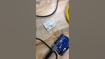 Arduino: LED light increases and decreases in intensity