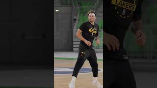 Lakers play pick-up in Slovenia #LukaDoncic #AustinReaves #Lakers