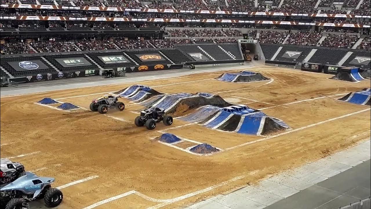 Monster Jam Frankfurt 2023 MaxD vs Black Panther YouTube