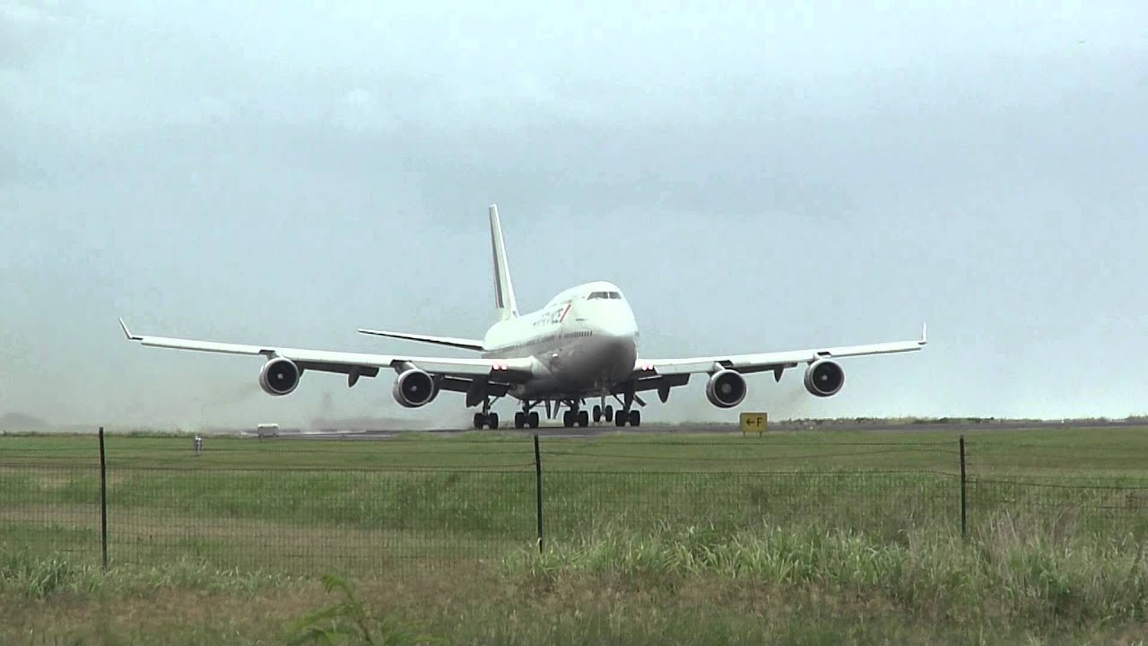 Décollage Boeing 747400 Air France de St Denis de la Réunion (FMEE/RUN