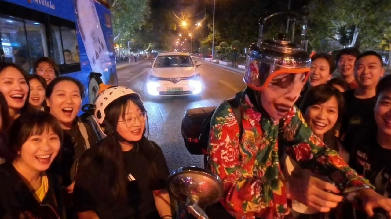 当歌曲一响，瞬间成为全场的焦点