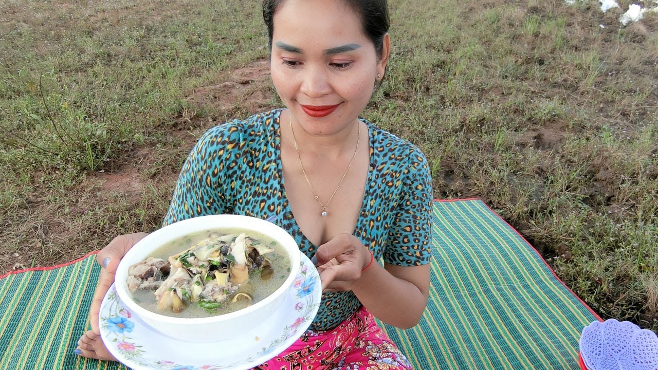 YaYa Cooking Banana Flower With Chicken Recipe Skill Cooking Eating