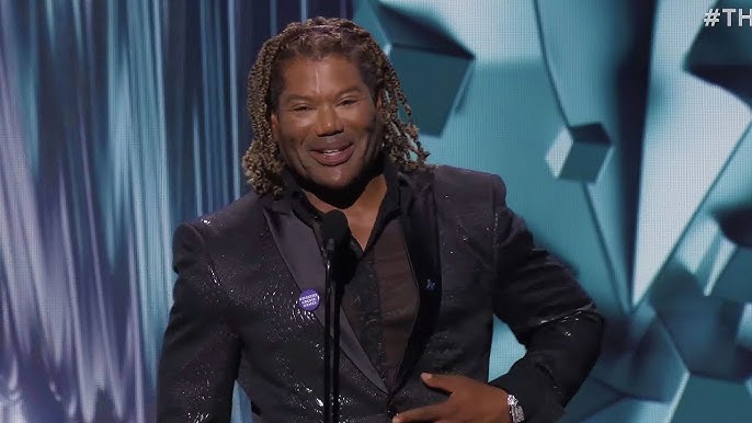 The Game Awards interrupted by weird man who shouts out Bill