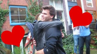 GIRLFRIEND SURPRISE SMACKCAM PRANK!