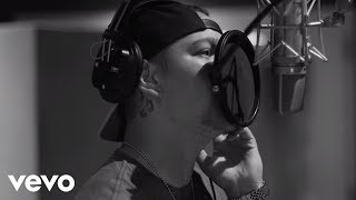 Watch Kane Brown Setting The Night On Fire video