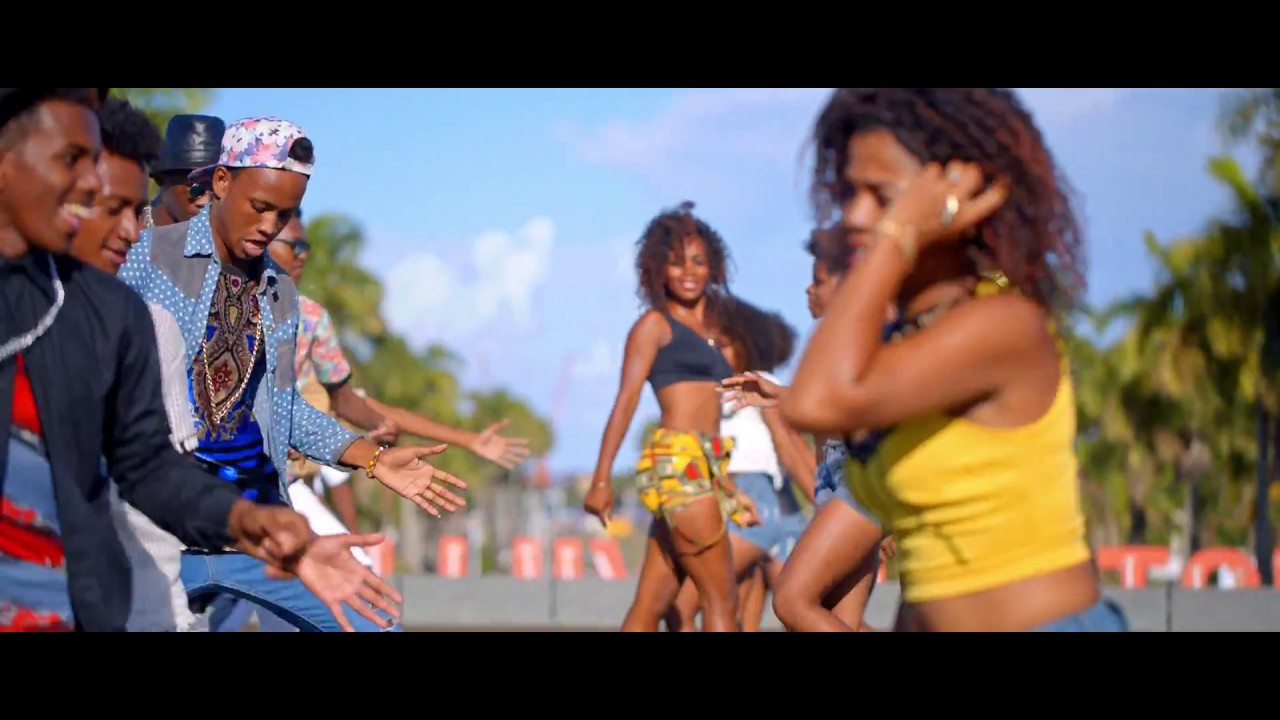 Les Robert - Fomban'ny lehilahy (Clip Officiel)