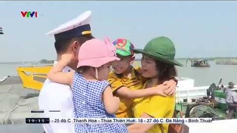 Bộ Tư lệnh Vùng 2 Hải quân thăm, chúc Tết, tặng quà nhà giàn DK1