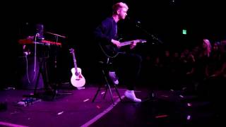 Corbyn Besson performing his cover of Fake Love by Drake Live at Taking You Seattle