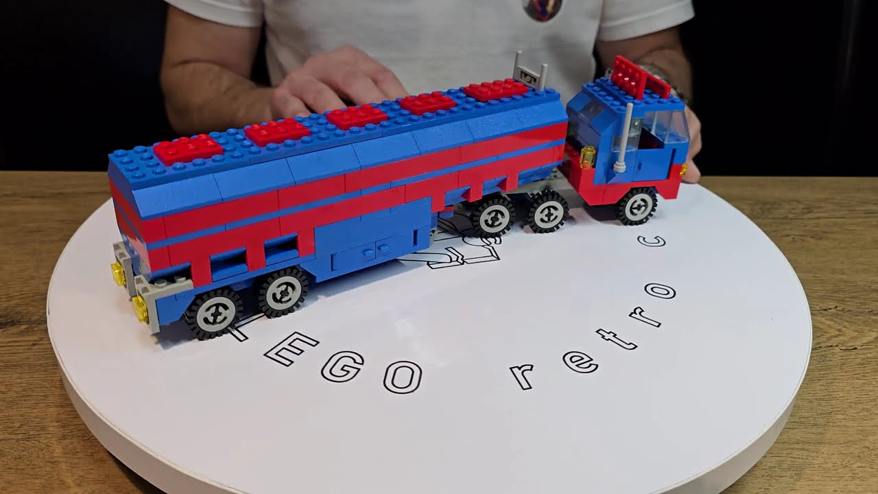 Lego 733 Tank truck assembly is slightly different