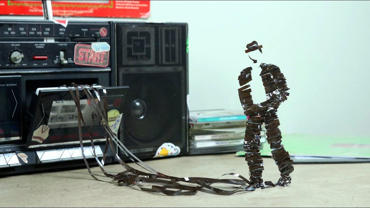 What happens in a broken cassette / Stop Motion / ASMR - YouTube