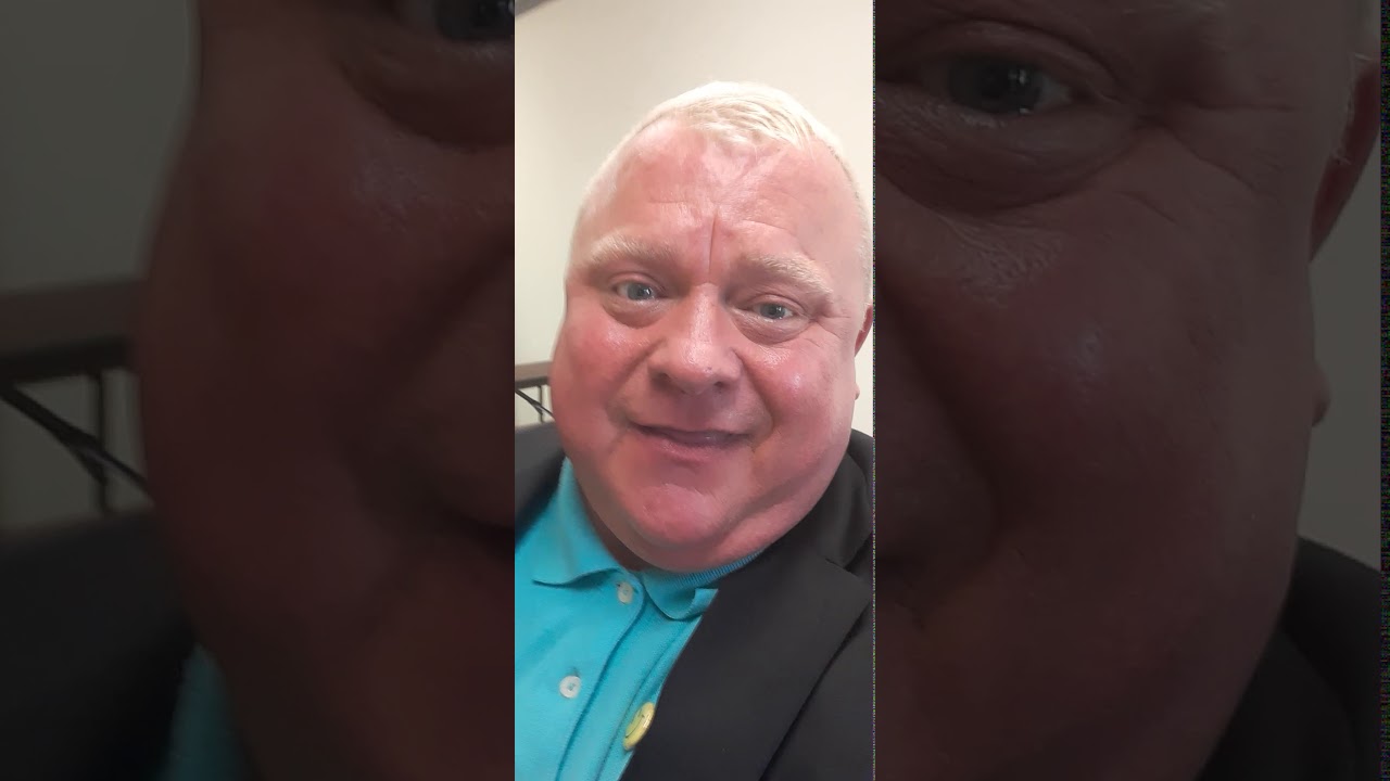 EXIT Real Estate Gallery Comedy Commercial it's picture day