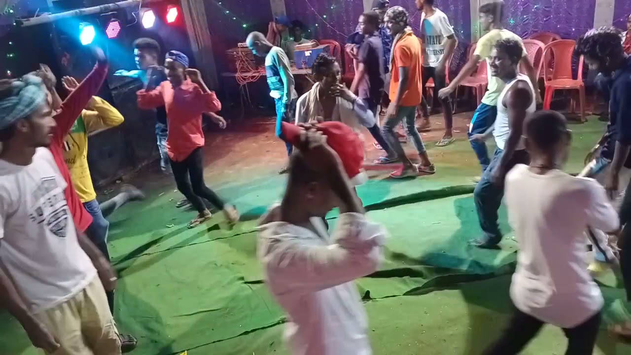 Gajab dekha hai ge  ll khortha song ll funny dance by villagers 