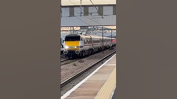 Here’s a 91 ￼ passing through Peterborough with a loud tone working London’s King’s Cross to Leeds ￼