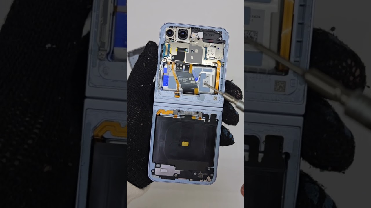 Samsung Galaxy Z Flip 6 Замена межплатного шлейфа
