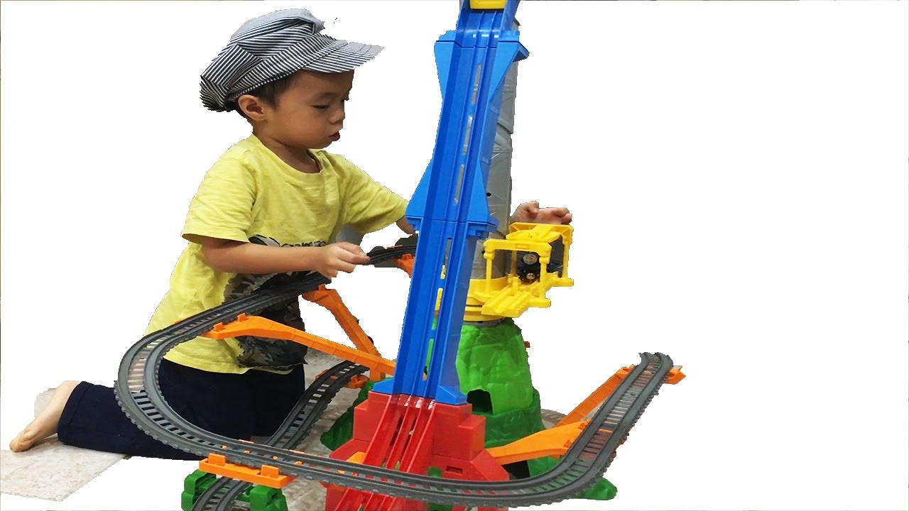 Plippi Toys Thomas and Friends Sky High Bridge Jump Accidents will Happen Disney Cars