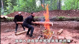 一口气看完男人在西伯利亚的冰天雪地中搭建出气派庇护所