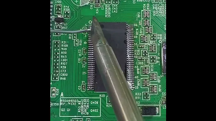 Desoldering and Soldering ic #JLCPCB #pcb #desoldering #soldering #electronic #shorts