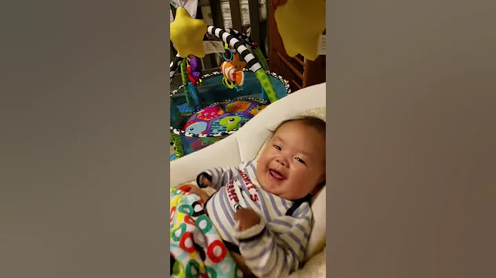 Baby sings Twinkle, Twinkle Little Star