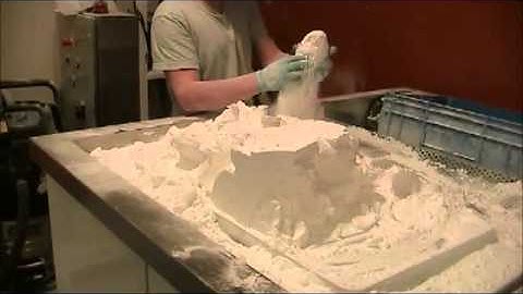 3D printing fashion with an SLS printer at Shapeways