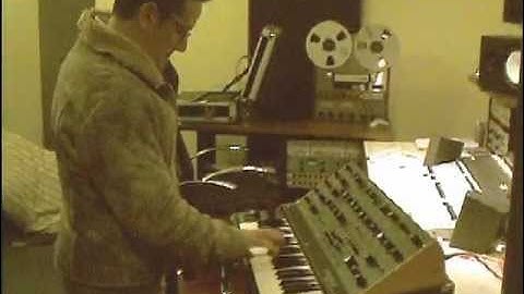 Michele Bon - Testing Crumar DS-2 - wonderful synth