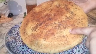 Pain sans gluten à la farine de mais et de riz خبز خالي من الغلوتين محضر بدقيق الذرة و دقيق الأرز