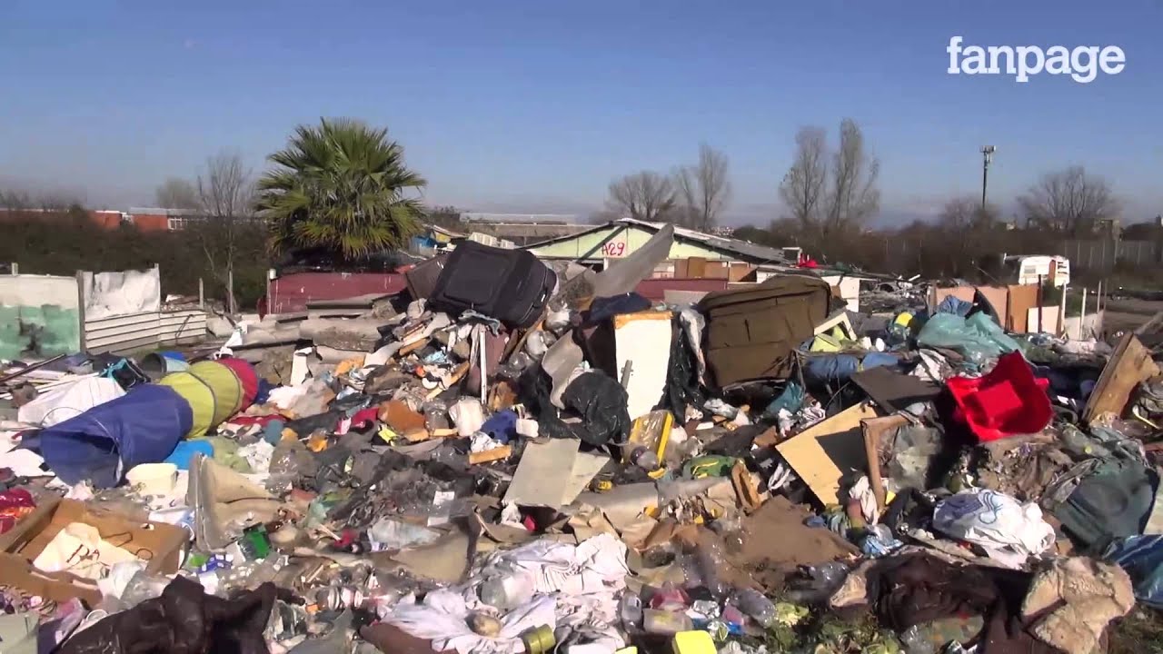 Scampia, in marcia per i diritti dei rom lasciati senza acqua e corrente