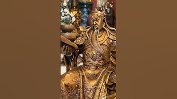 Tượng quan công ngồi đọc sách. #điêu_khắc_liên_vũ