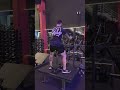 Agachamento com cinta máquina