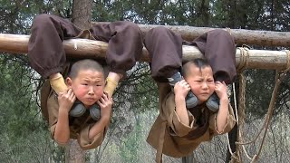 6-летних монахов скручивают в дугу: жесткие тренировки в школе буддизма Шаолинь