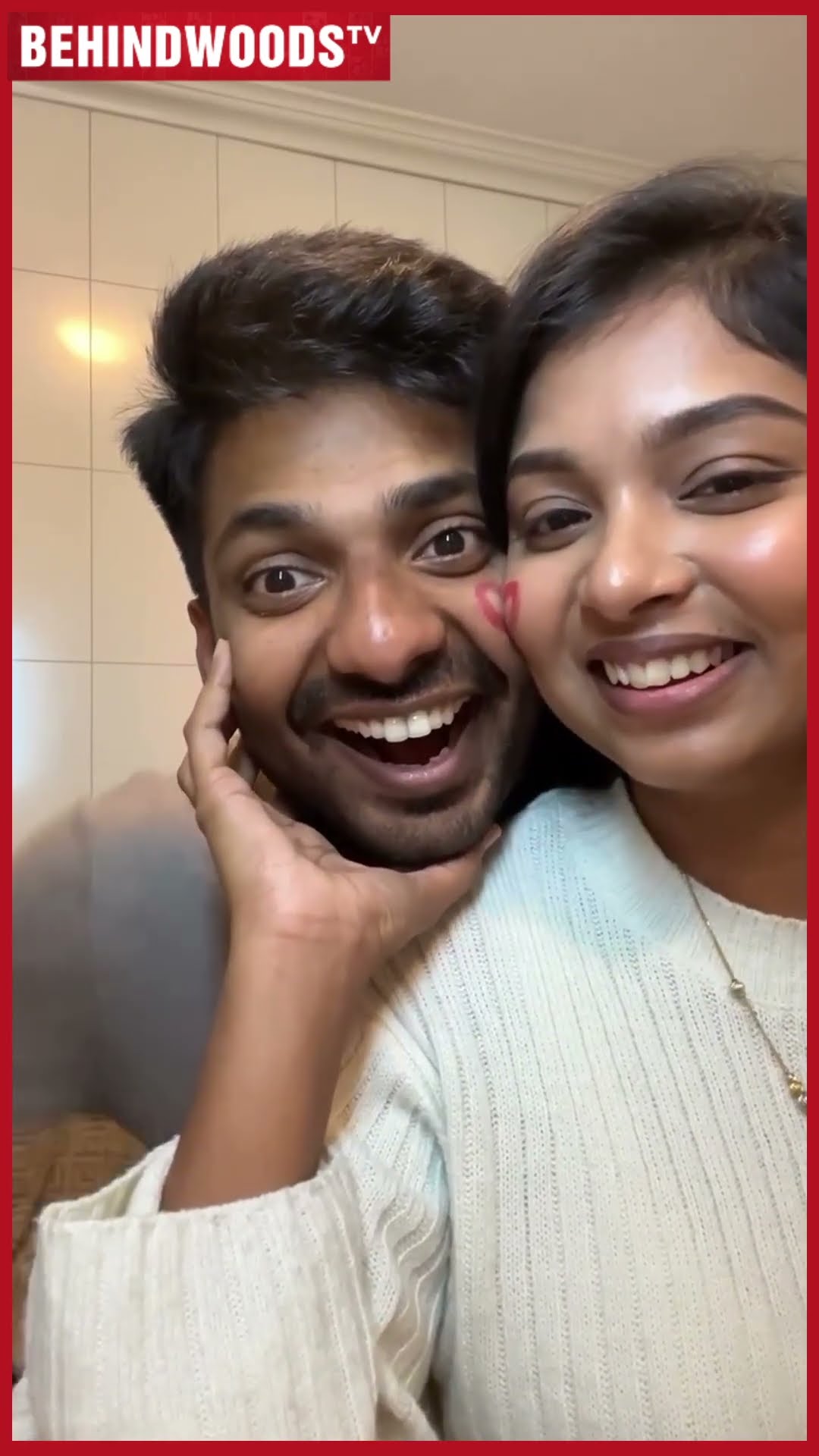 2 கன்னம் ஒட்டினதும் நடந்த Cute Magic ?  Single பசங்களை பொறாமை பட வெச்ச Video