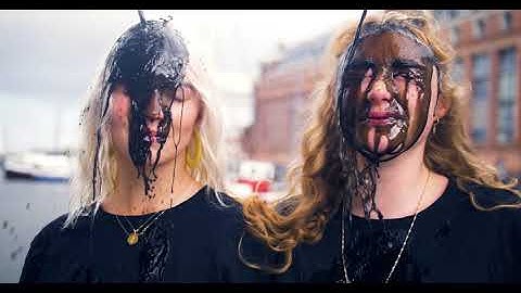 Vic Cle - Gouden Ketting ft. Schoudertassie