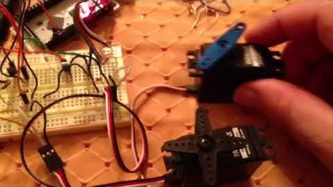 IOIO Servo Control, one PWM pin for 2 servos