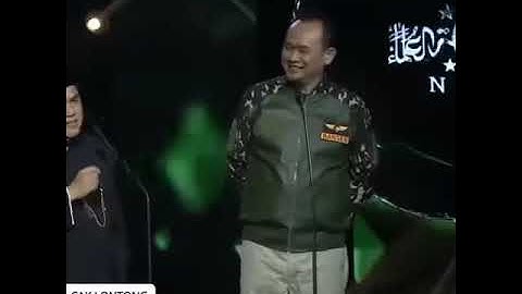 aksi Lucu Cak Lontong dalam acara peringatan 1 abad NU