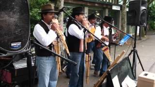 Andean Musicians from Ecuador chords