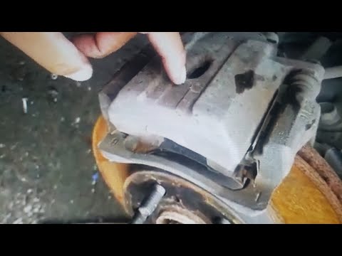 2005 Toyota Prius brake caliper noise!