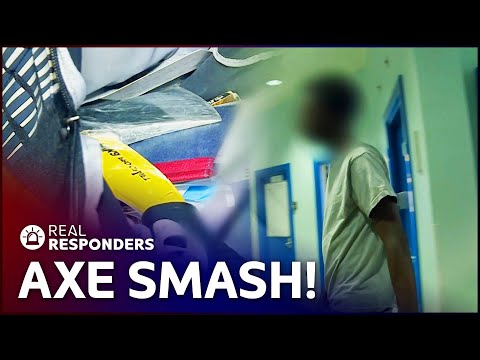 AXE-WIELDING BURGLAR CAUGHT RED-HANDED BY SOLO COP