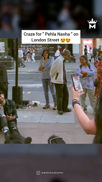 'Pehla Nasha' On London's Oxford Street 😍😍