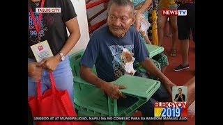 84 Years Old Na First-Time Voter, Inalalayan Ng Anak