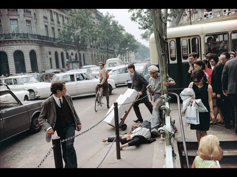 La cruauté de la vie parisienne, racontée par Joel Meyerowitz — Chaque photo a son histoire