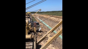 Pipeliners #pipelining #excavator #pipe #construction