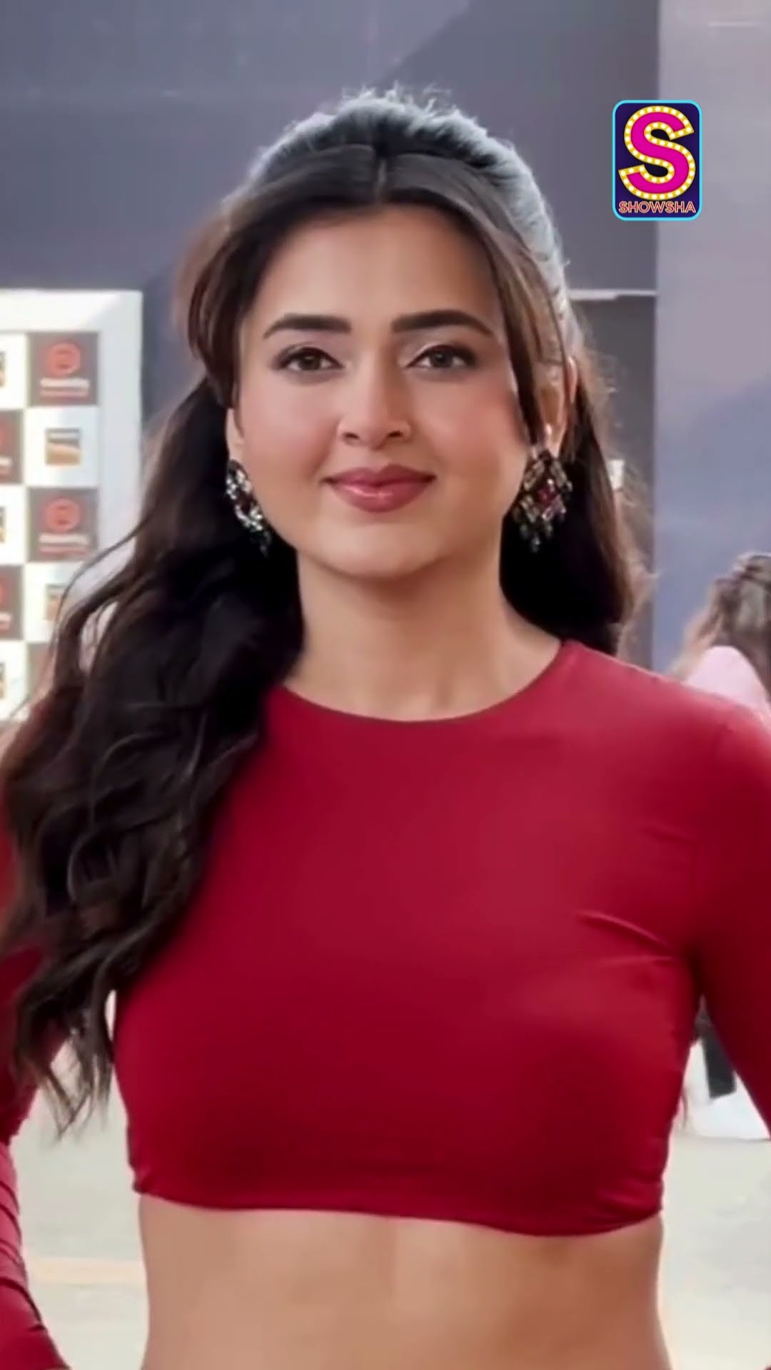 Tejasswi Prakash Slaying In Skirt As She Gets Papped On Her Show Set! | N18S